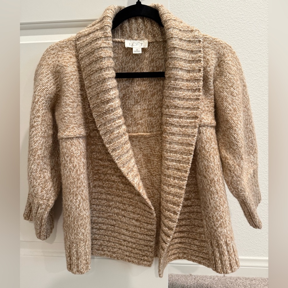 LOFT Ann Taylor Women's Tan sweater cardigan, size XS.